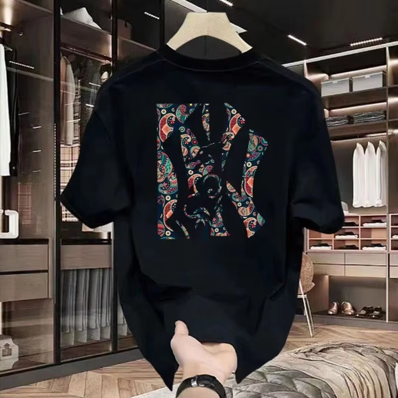 T-shirt in cotone con stampa f - Streetwear Brand Flower recensione e prezzo