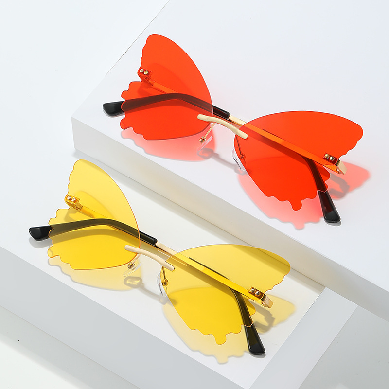 Occhiali da sole vintage a for - Streetwear Brand With Butterfly recensione e prezzo